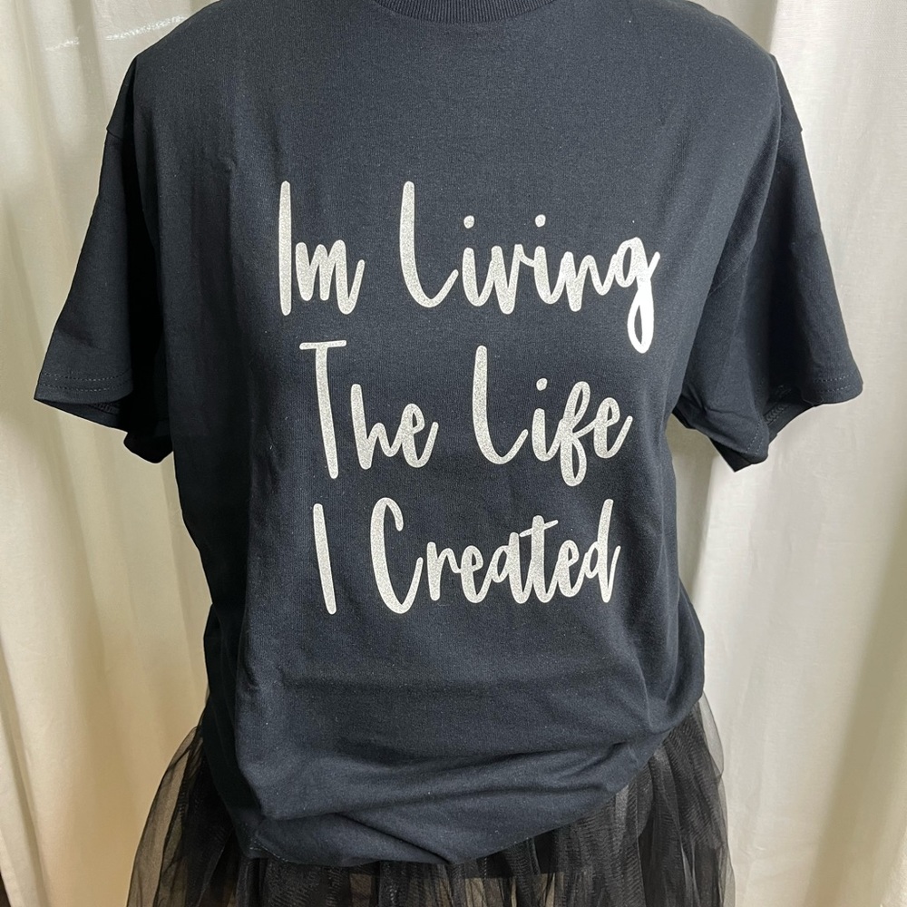 Graphic T-shirt with sparkly inspiration word